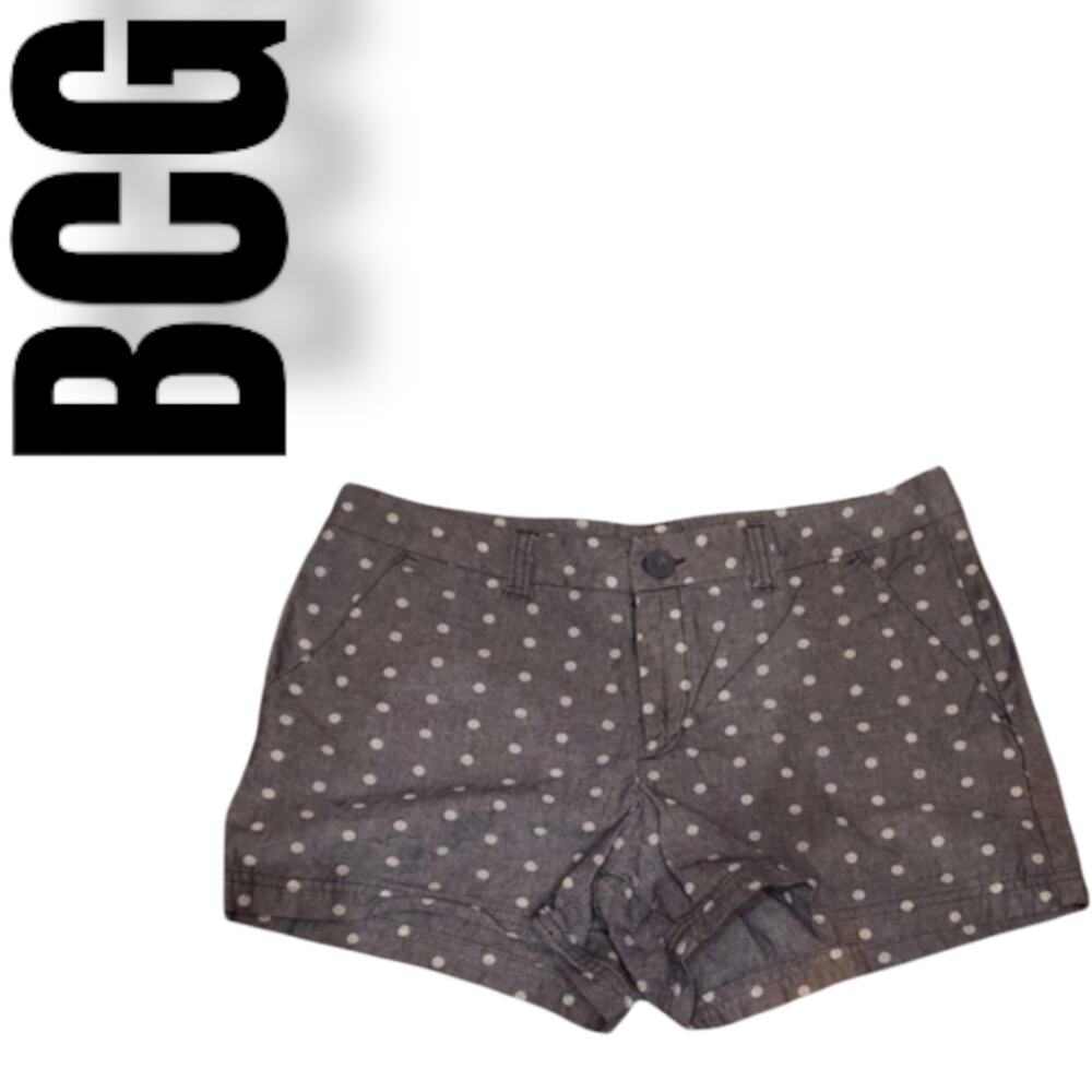 .BCG Women's pocket shorts. 2 front 2 back pockets. Size 12 Chambray blue color